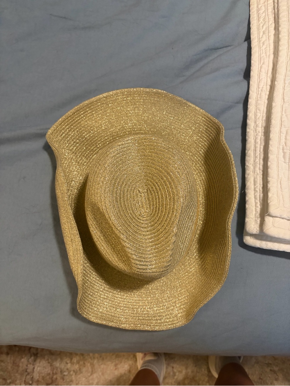 Women's tan/gold Straw Sun Hat